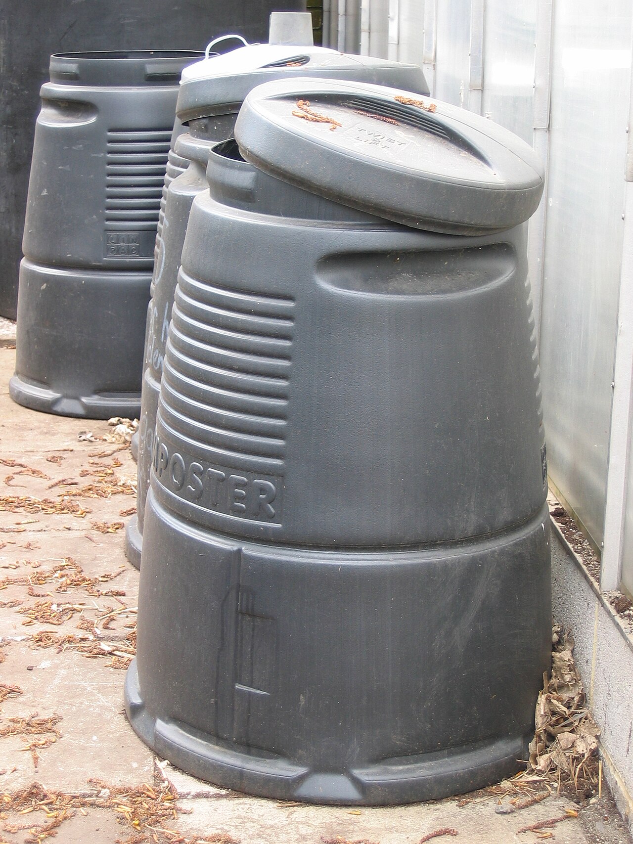 Mulch vs. Compost: What Is the Difference and When to Use Each