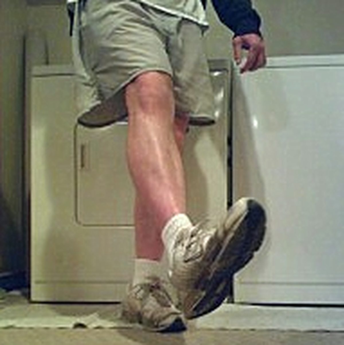 How long does a muscle cramp usually last? Seconds to minutes