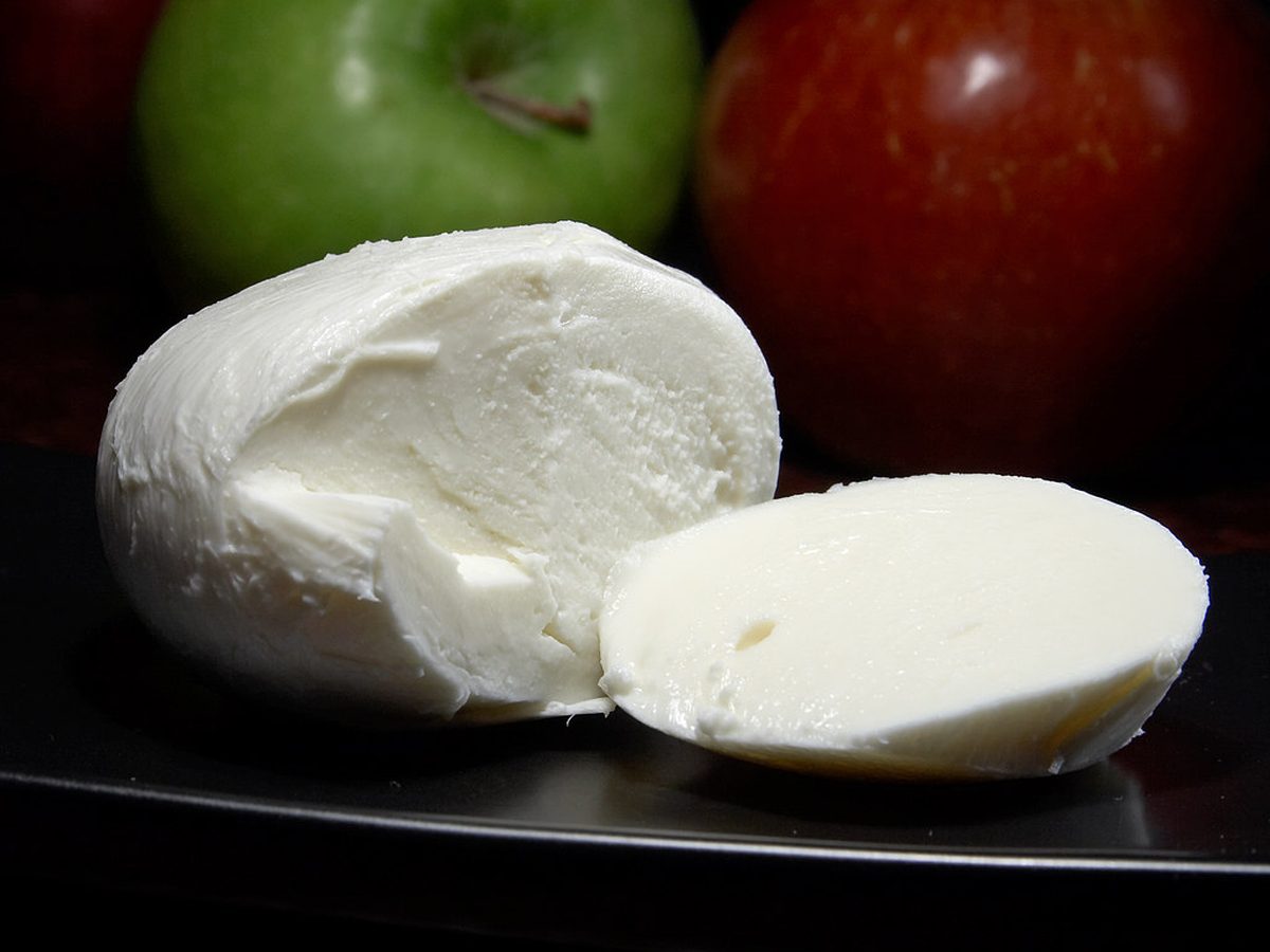 Why cheese melts differently: mozzarella vs cheddar vs parmesan