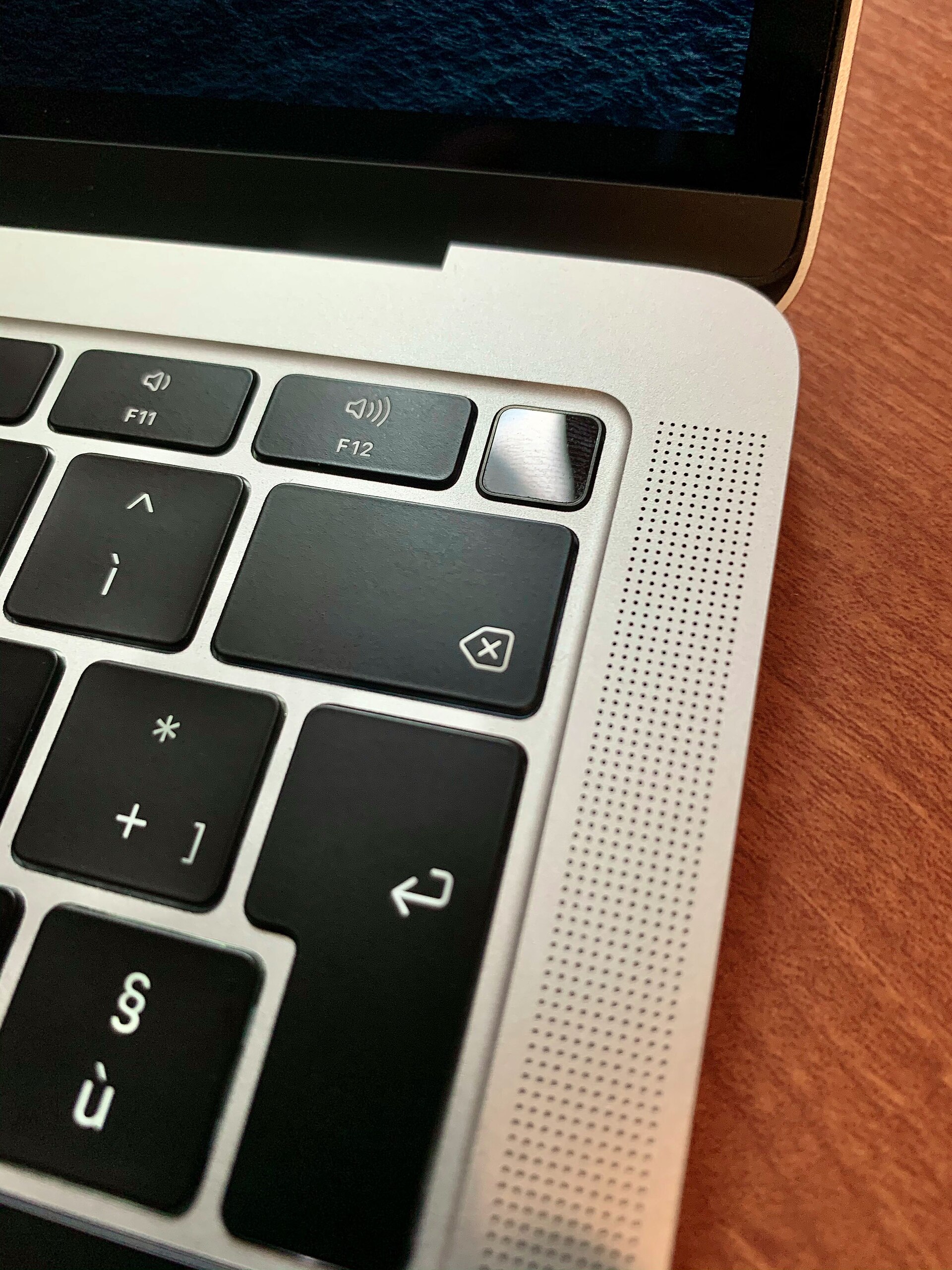 How Do Passkeys Sync Between iPhone and Android Devices?
